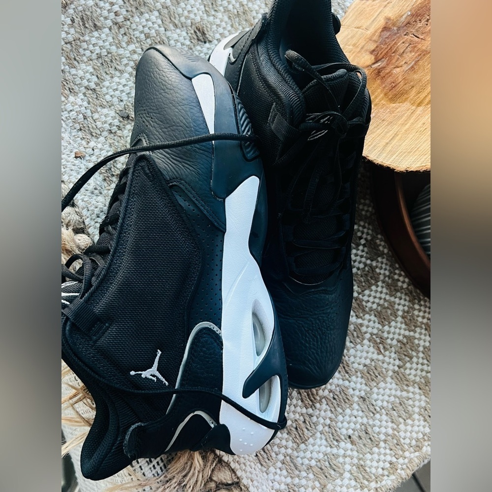 Jordan Max Aura 4 Black Metallic Silver mens size 9.5 Like new style DN3687-002 - Picture 10 of 10